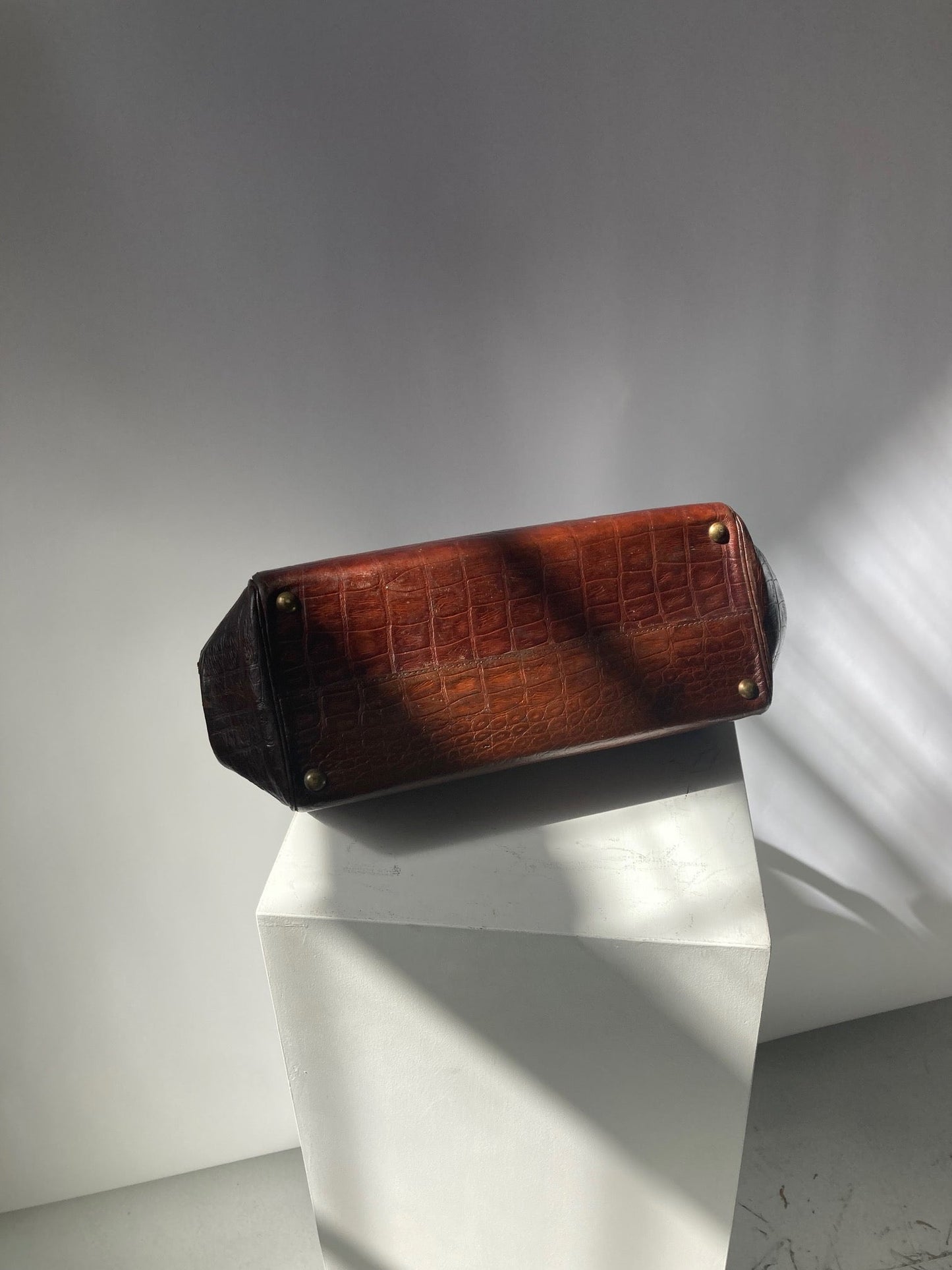 Small Gladstone - Room Four