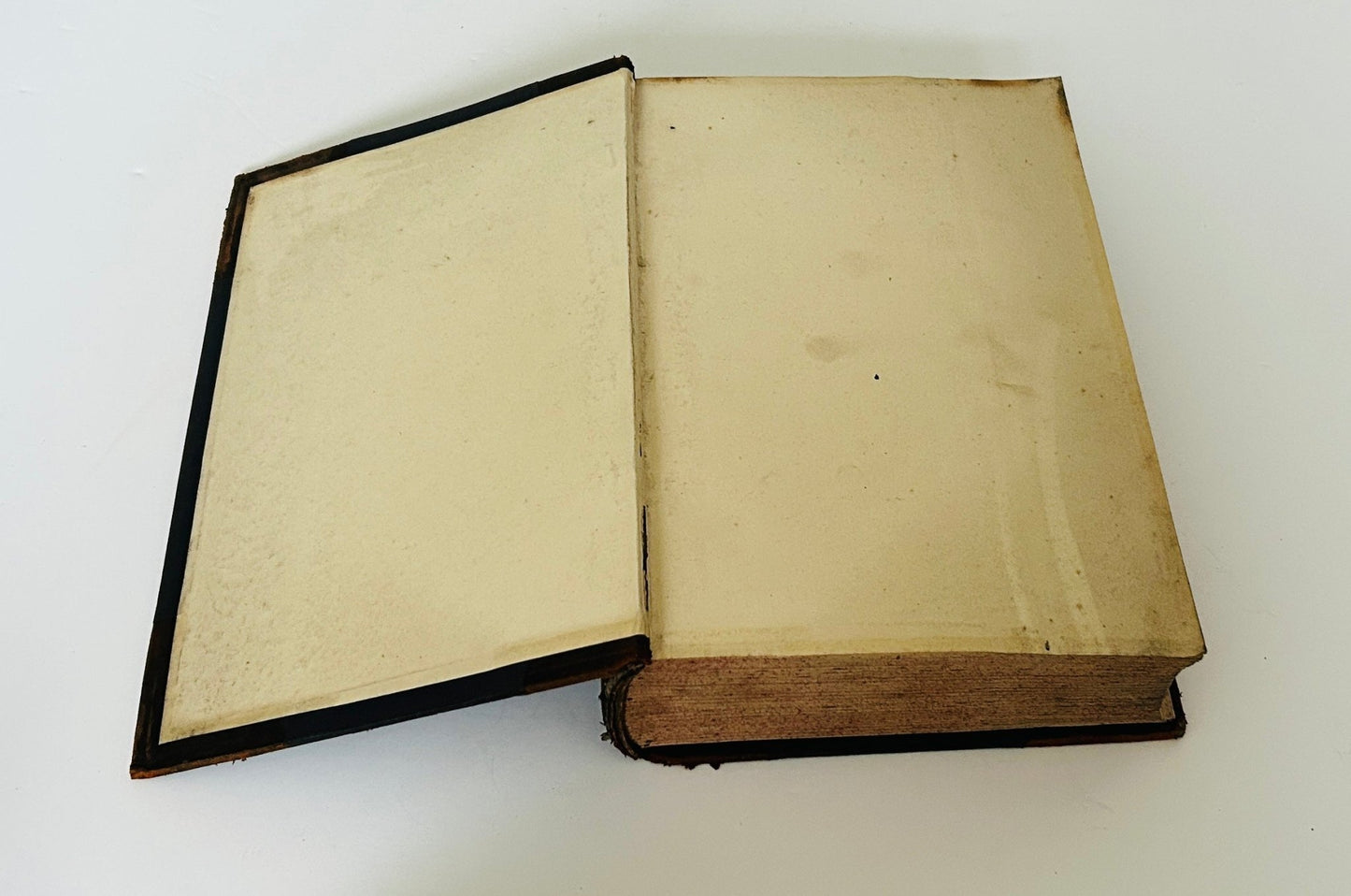 The Builder Antique Bound Volume CXXVI - January to June 1924 Architecture - Room Four