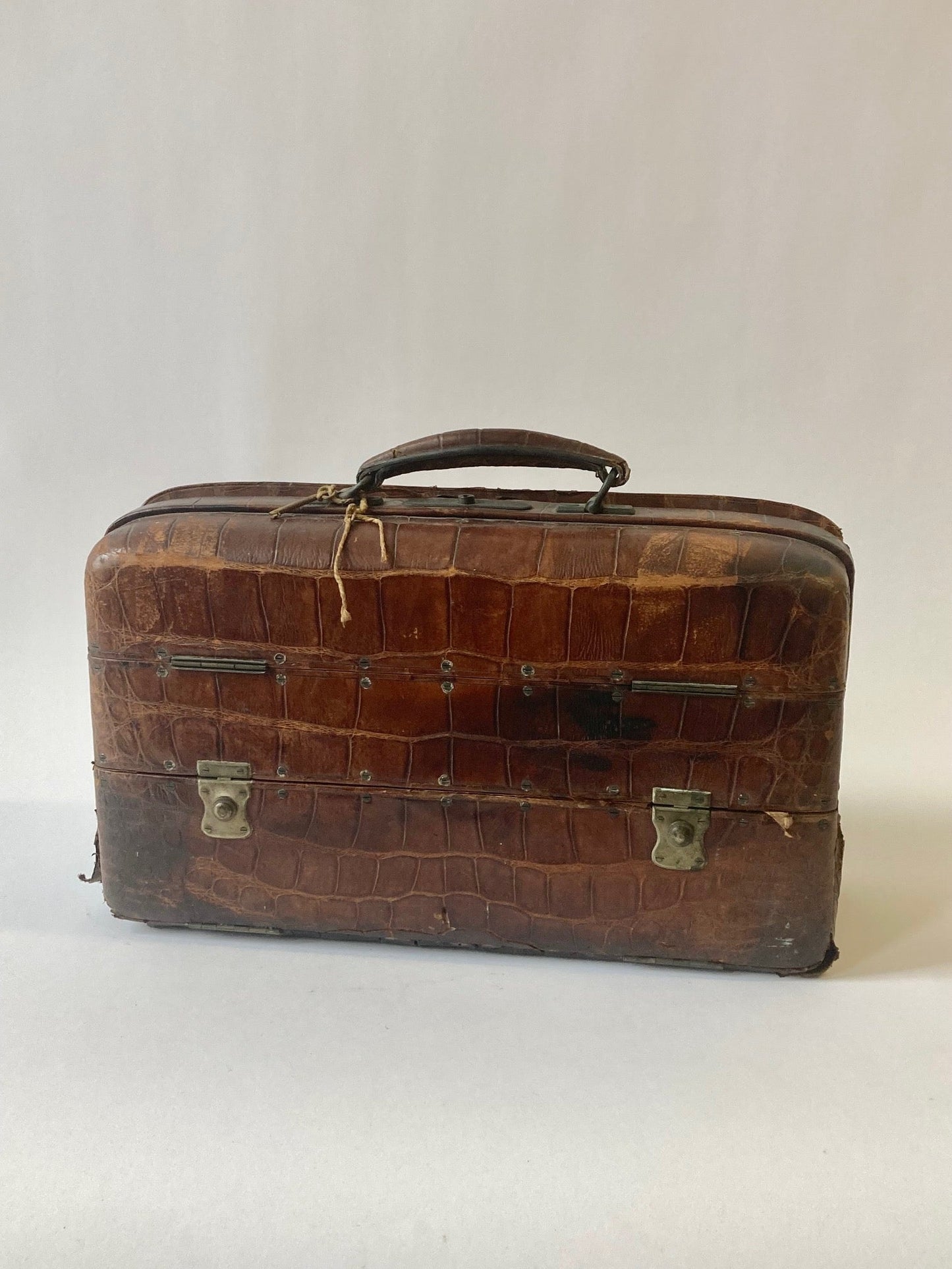 Victorian Explorer's Medicine Chest - Room Four
