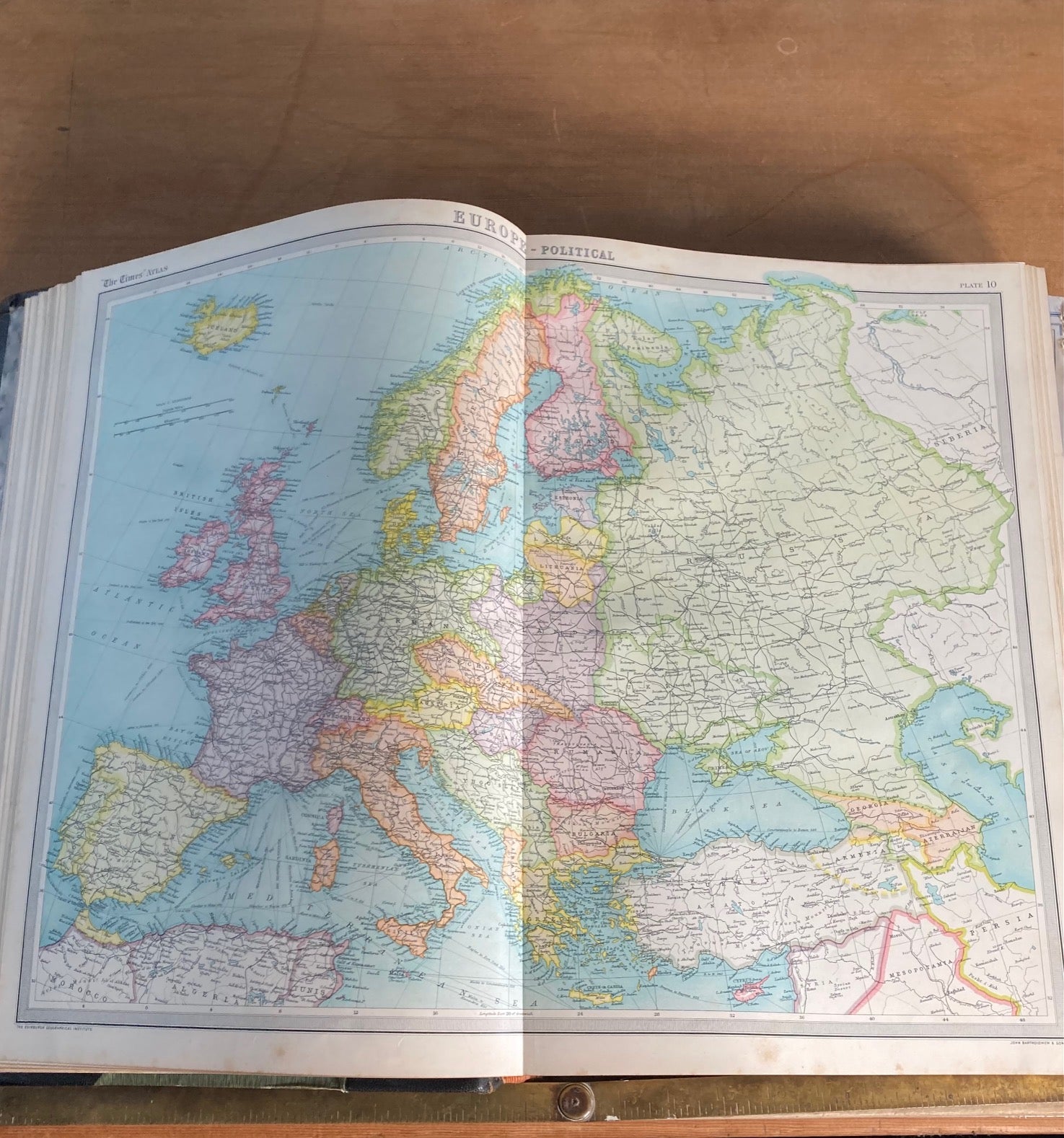 WORLD ATLAS, SELFRIDGE EDITION, 1922 - Room Four