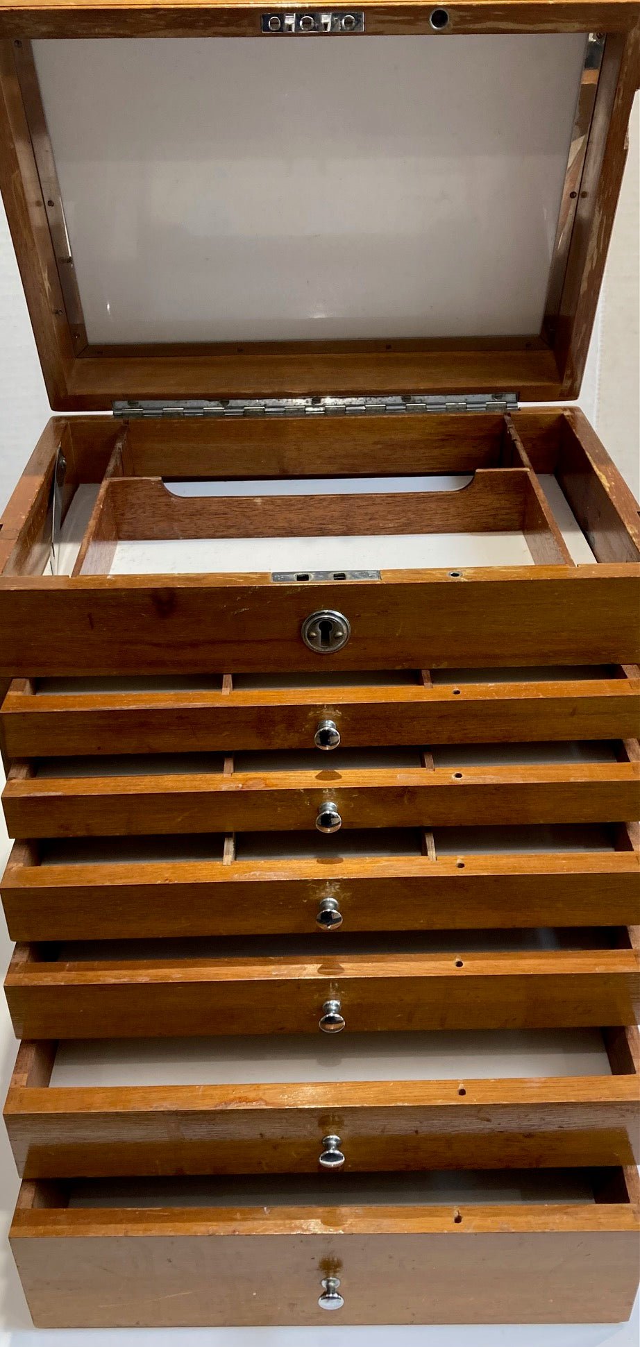 Dentist Cabinet - Room Four