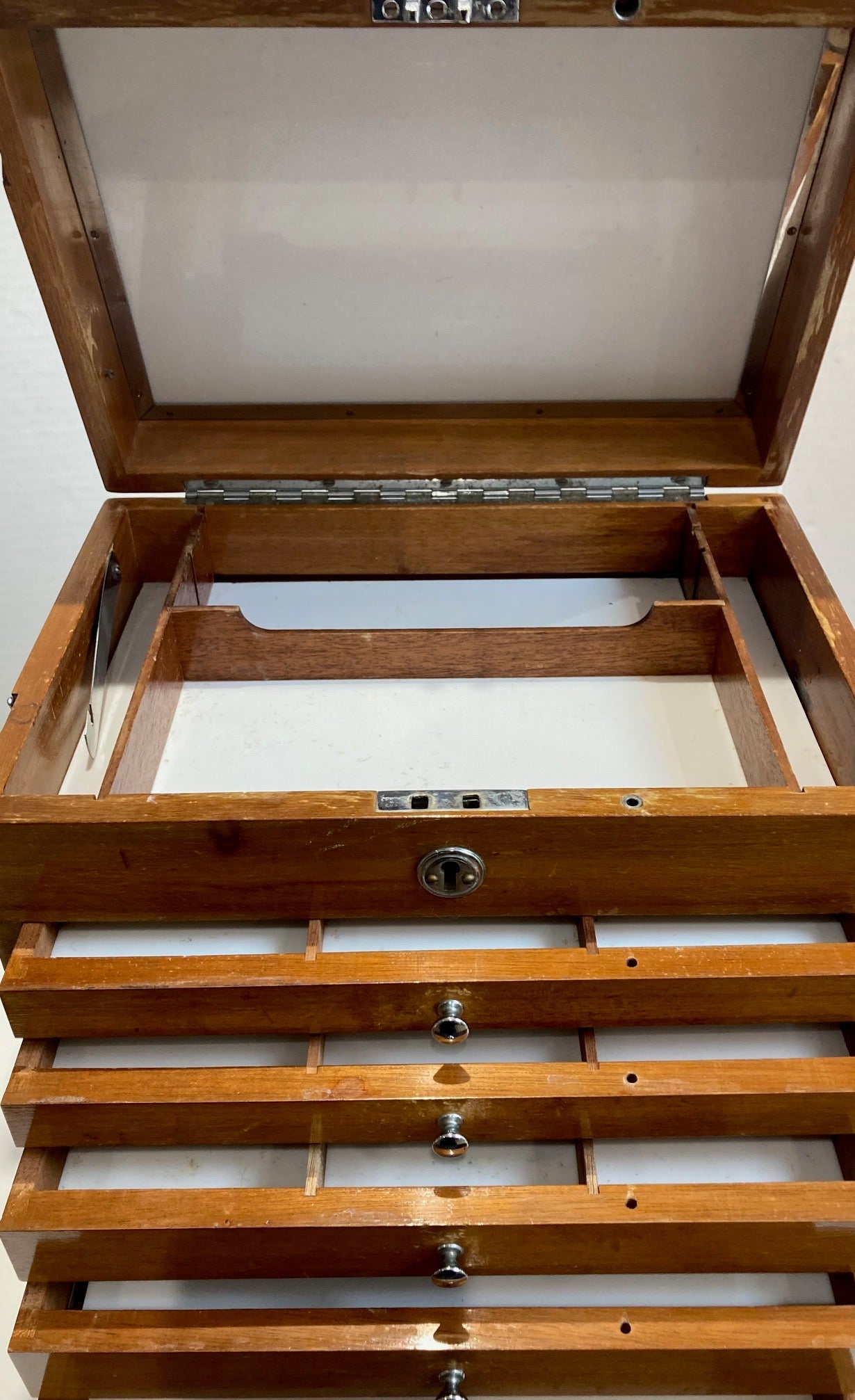 Dentist Cabinet - Room Four