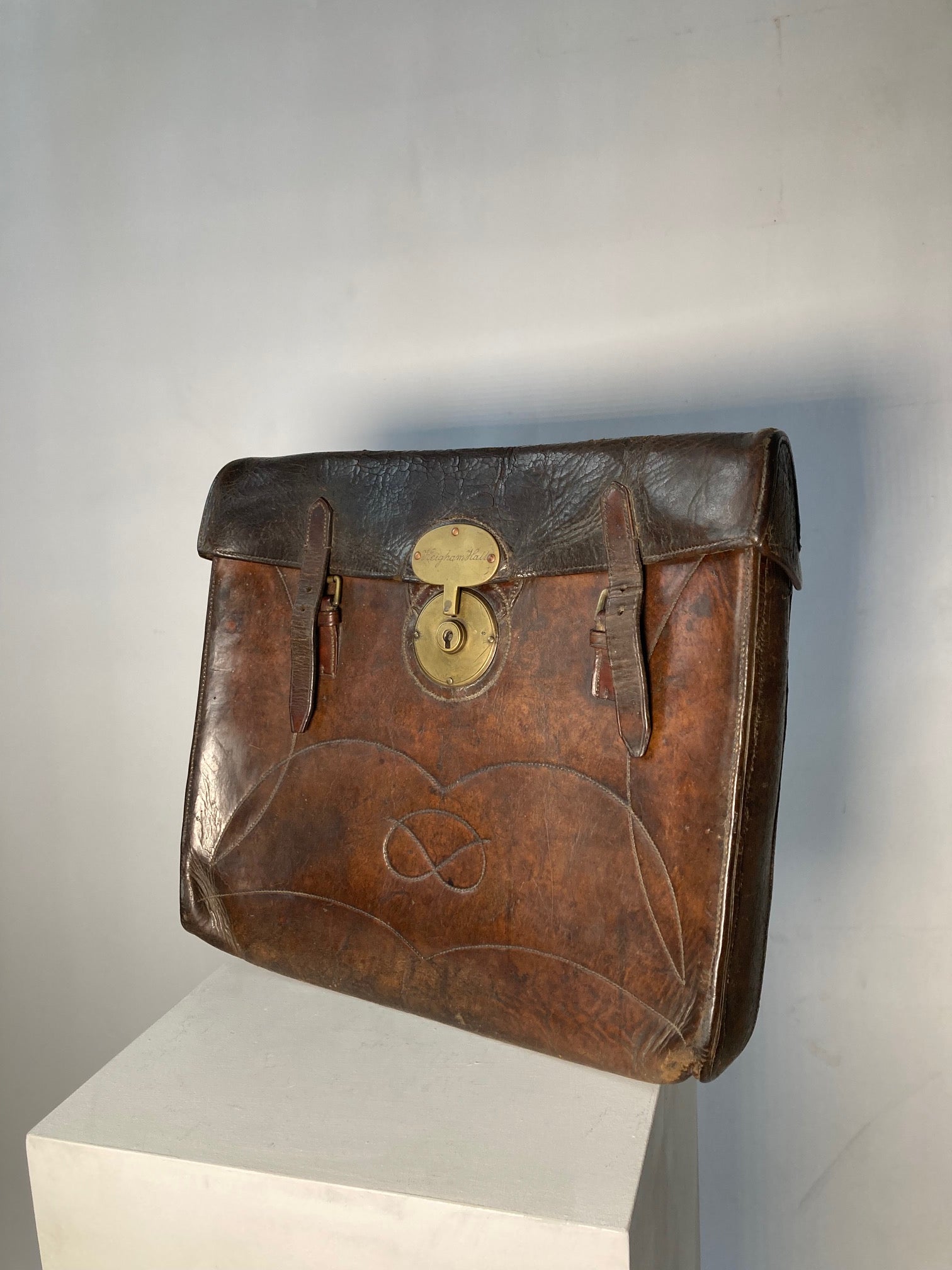 19th Century "Lunatic Asylum" dispatch case - Room Four