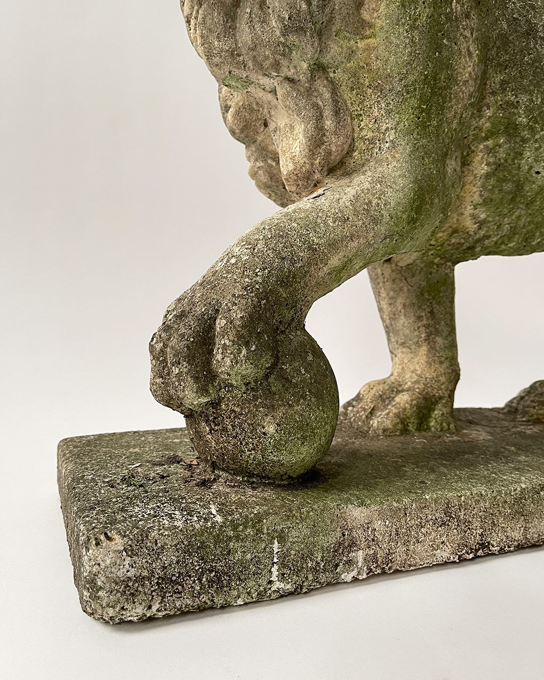 Estatua de piedra del león de los Medici, siglo XX