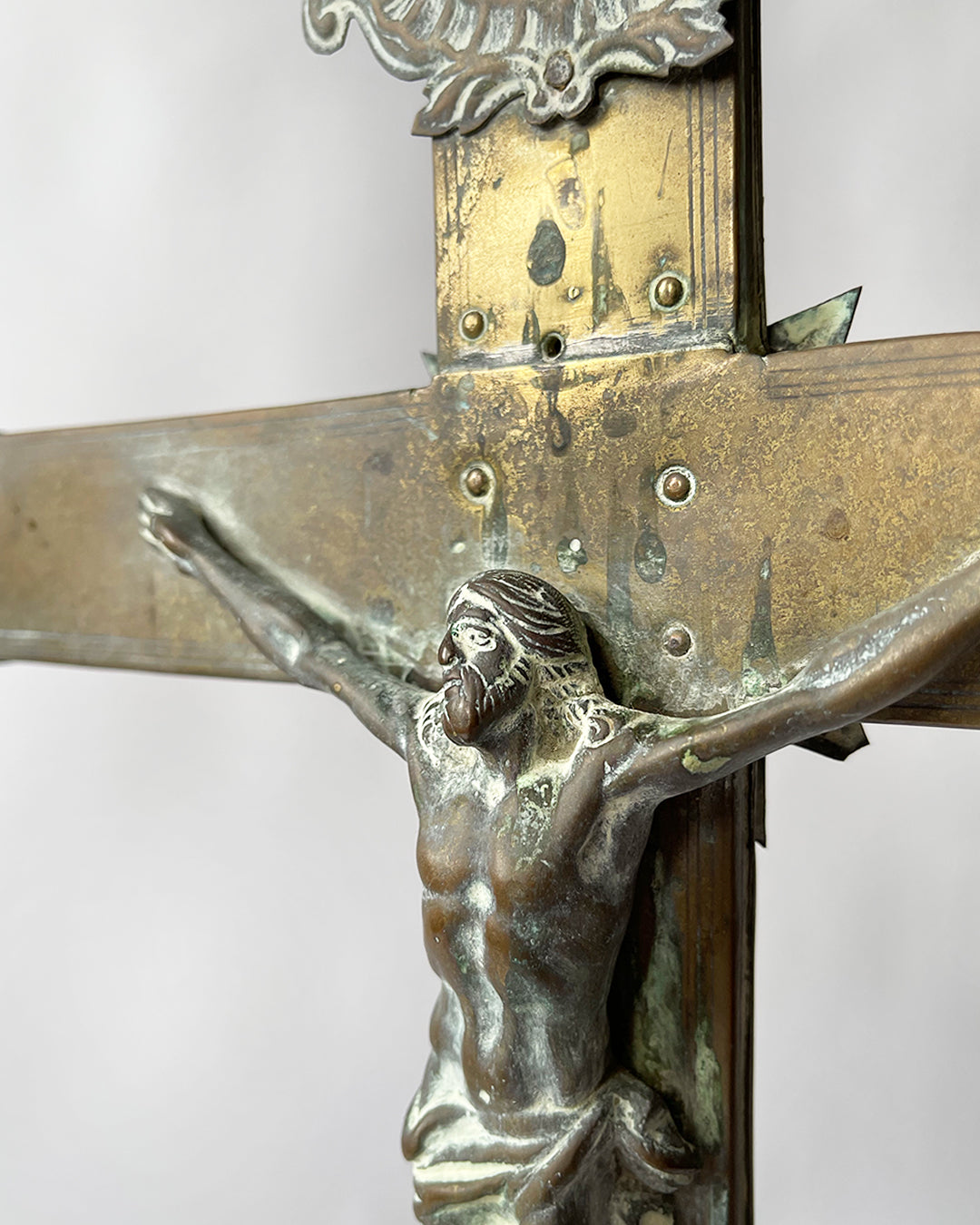 Cérémonial Antique Crucifix