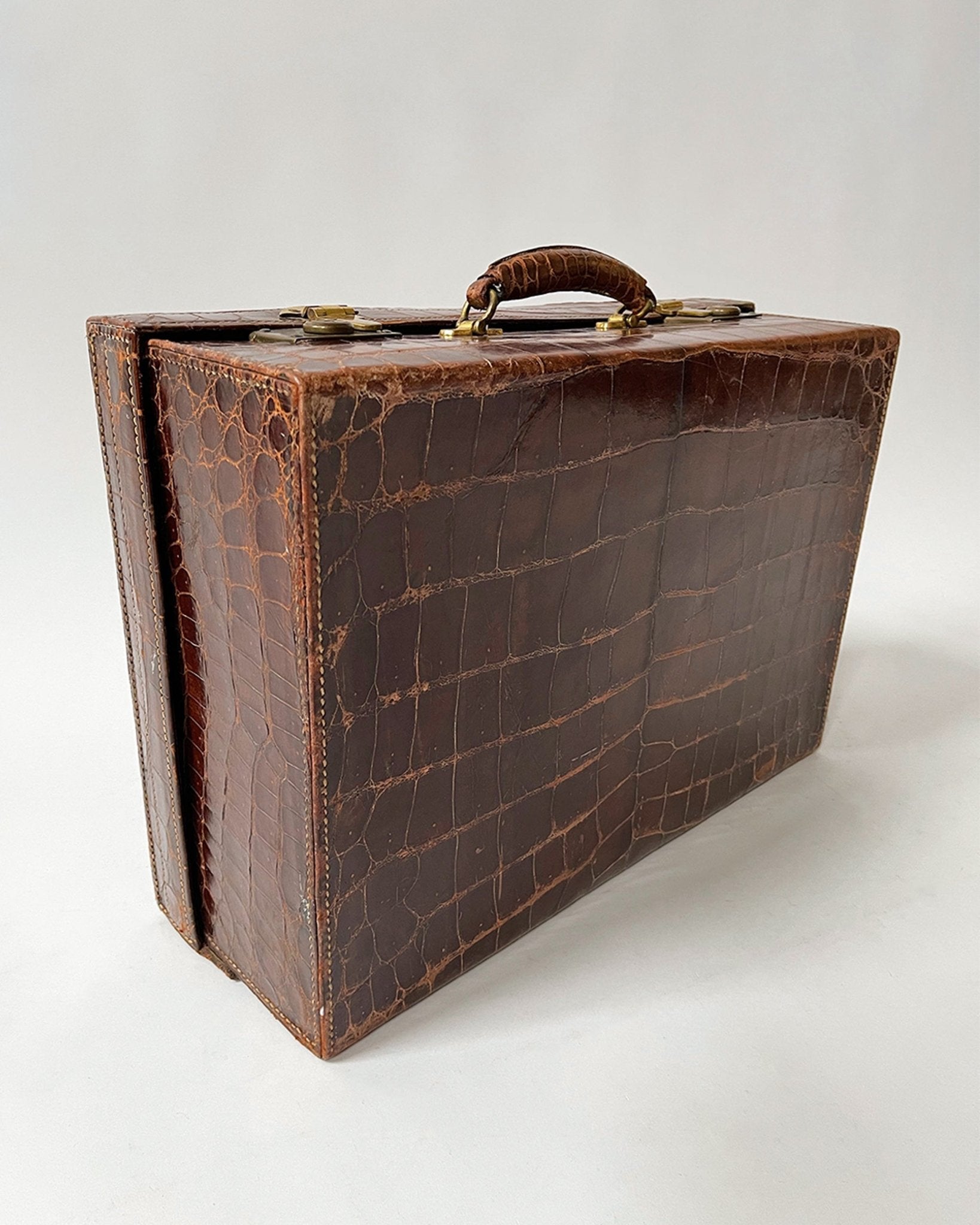 Gentleman's Crocodile Travel Case - Room Four
