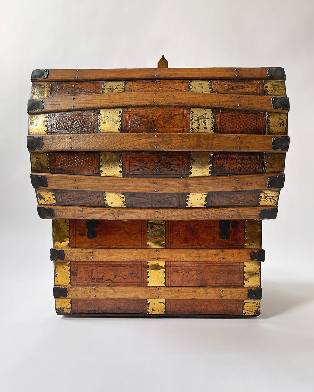 Saratoga Trunk - Antique - Room Four