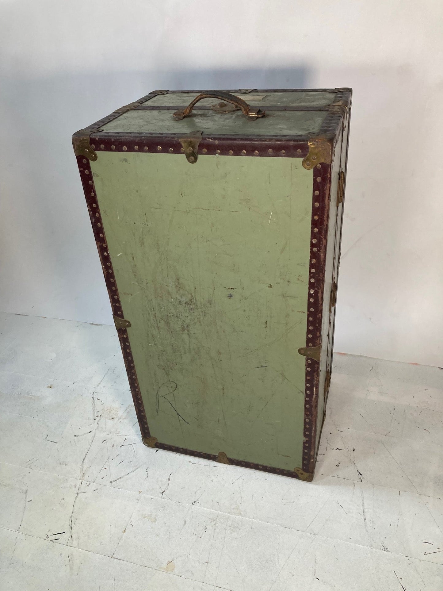 Steamer Travel Wardrobe Trunk - Room Four