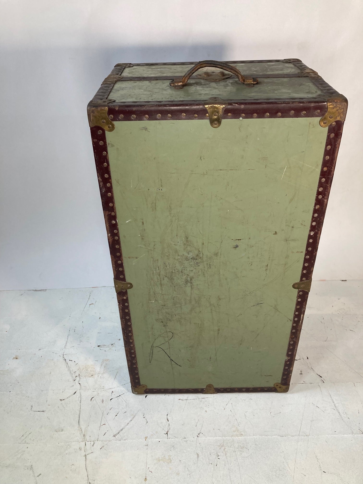 Steamer Travel Wardrobe Trunk - Room Four