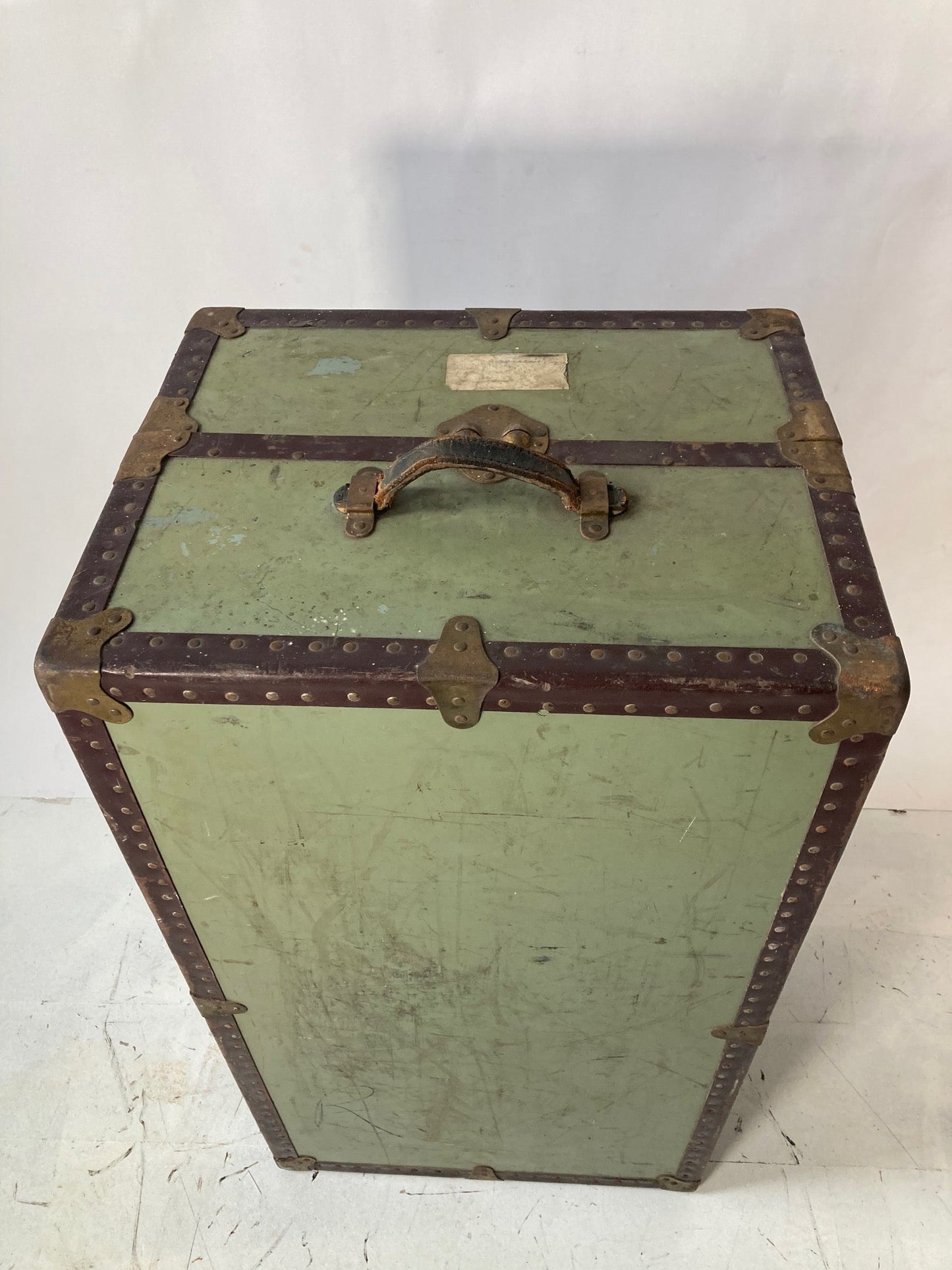 Steamer Travel Wardrobe Trunk - Room Four