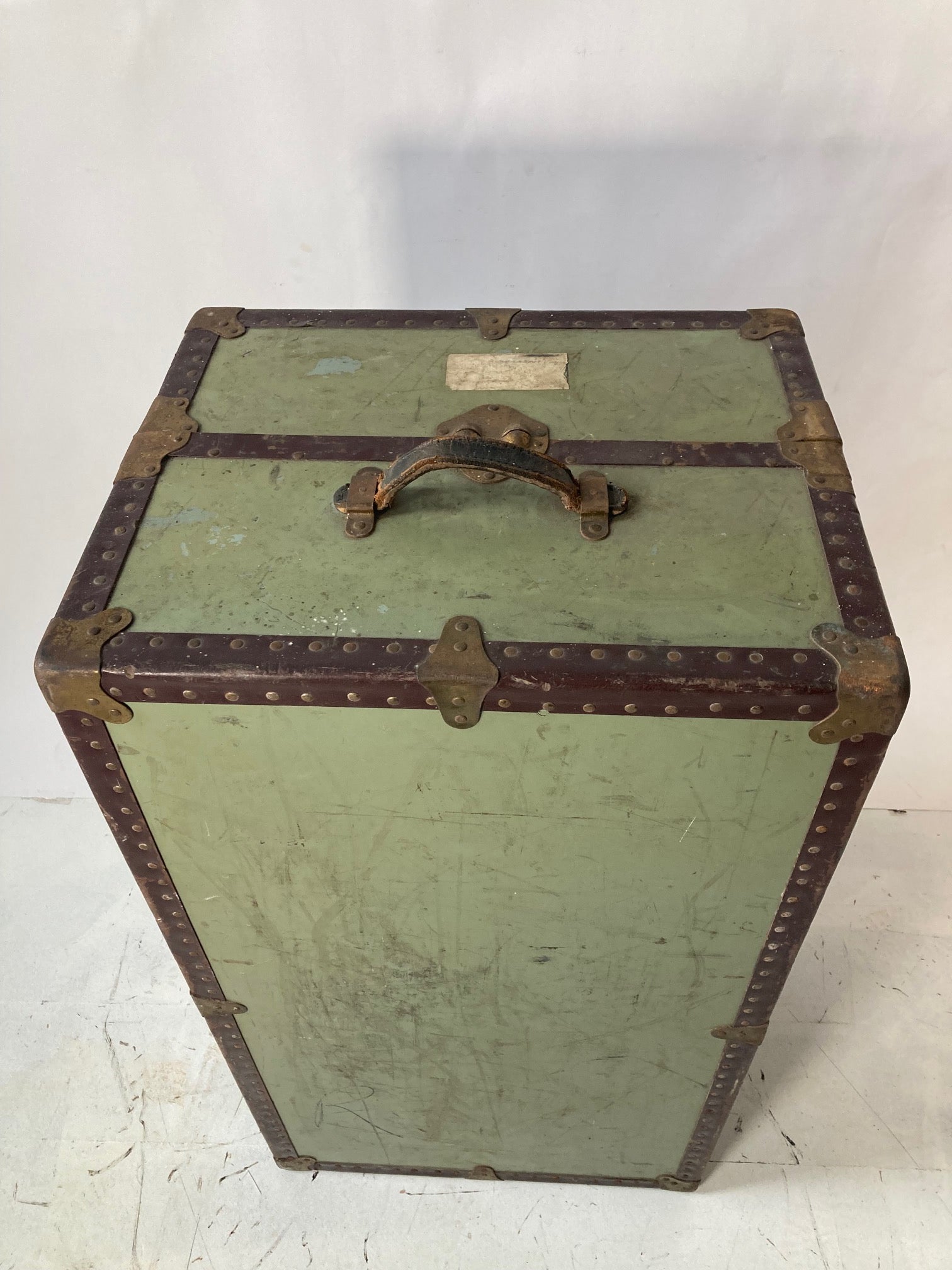Steamer Travel Wardrobe Trunk - Room Four