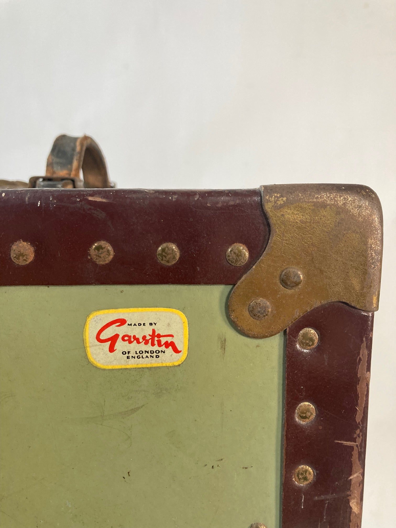 Steamer Travel Wardrobe Trunk - Room Four