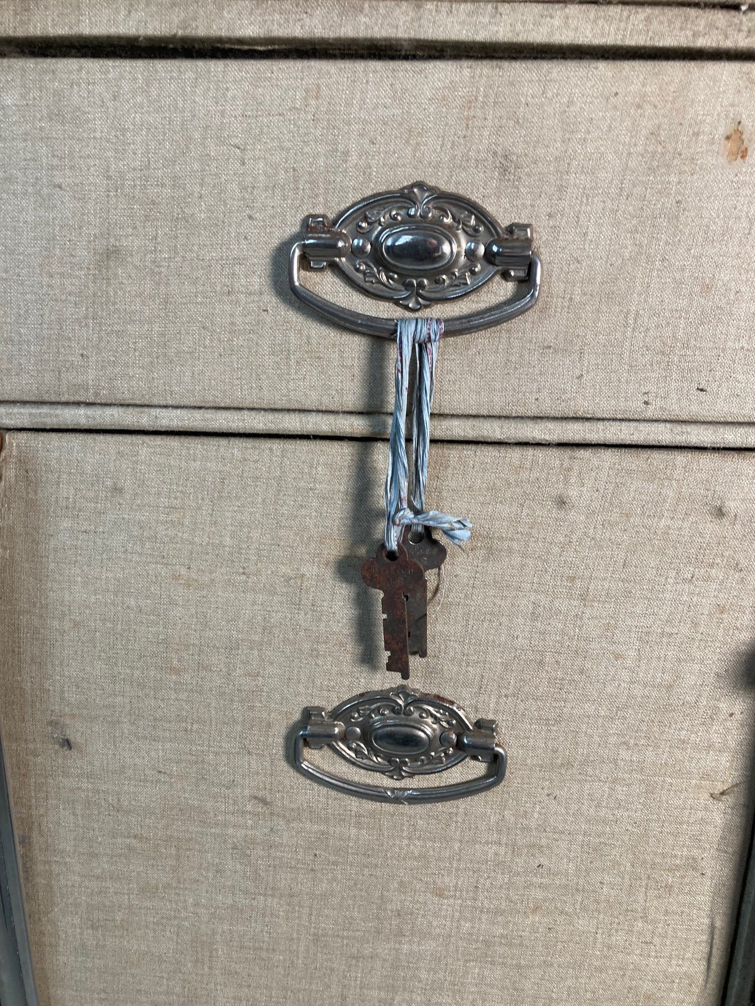 Steamer Travel Wardrobe Trunk - Room Four